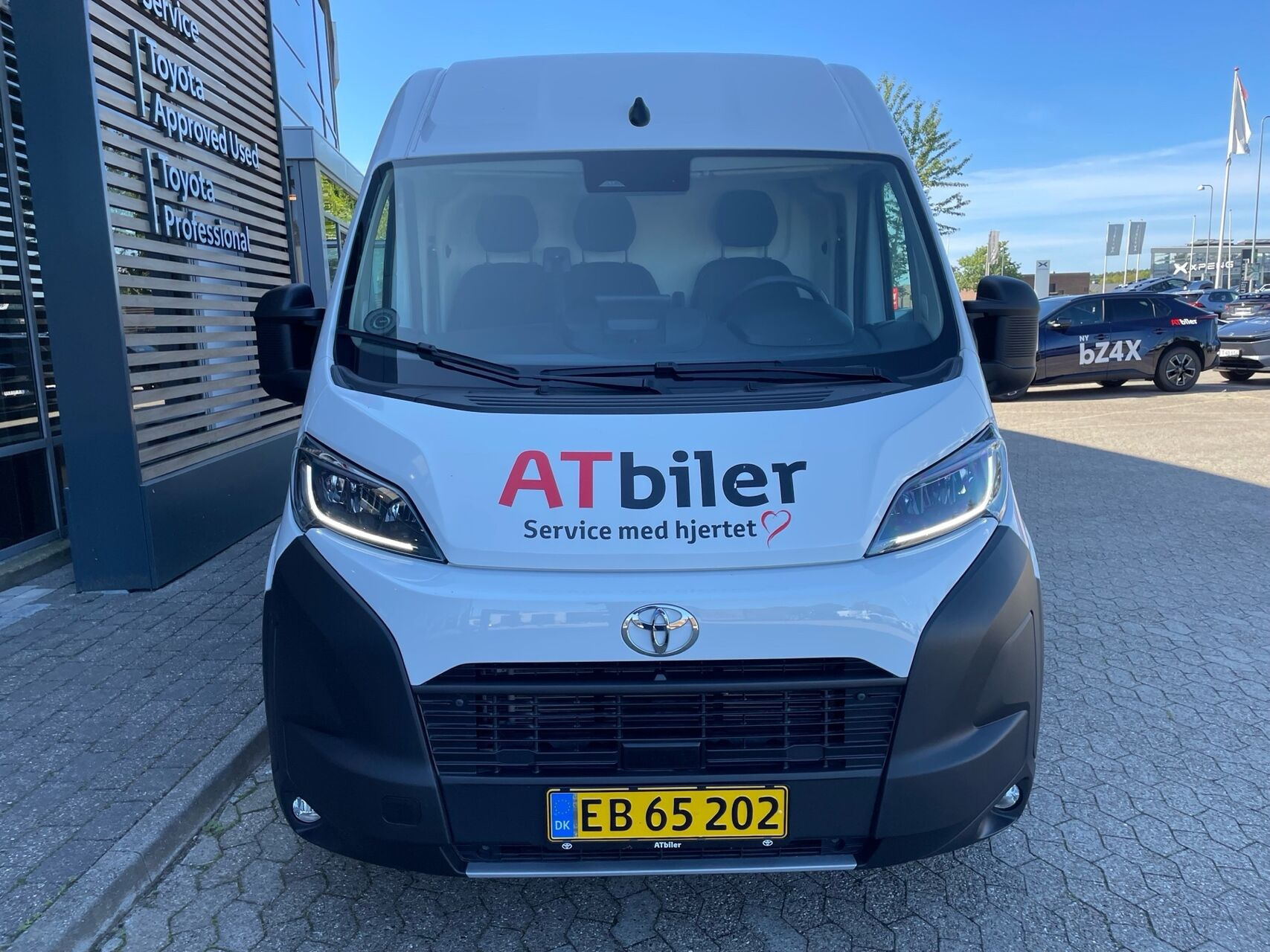 Hvid Toyota Proace Max fra 2024