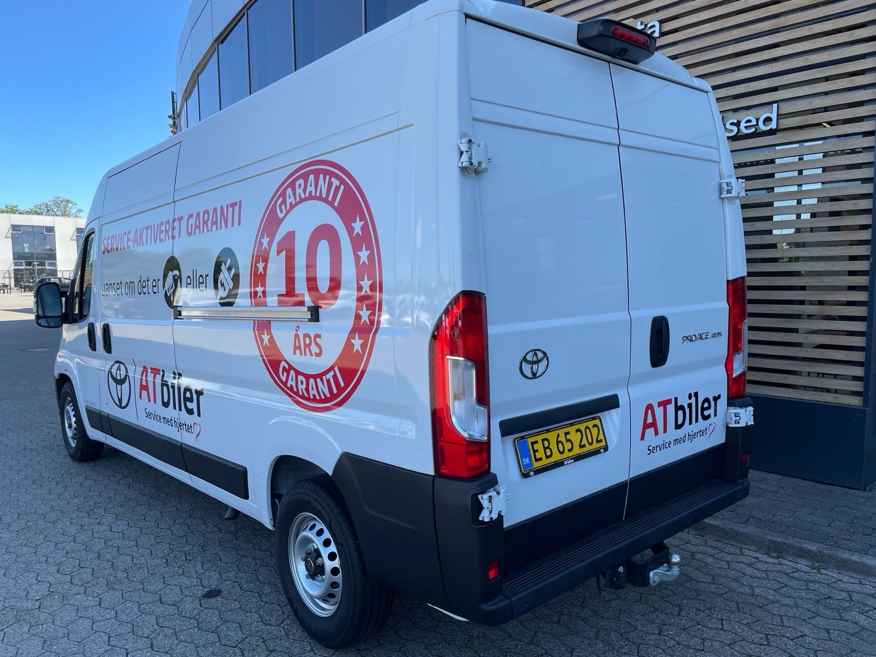 Hvid Toyota Proace Max fra 2024
