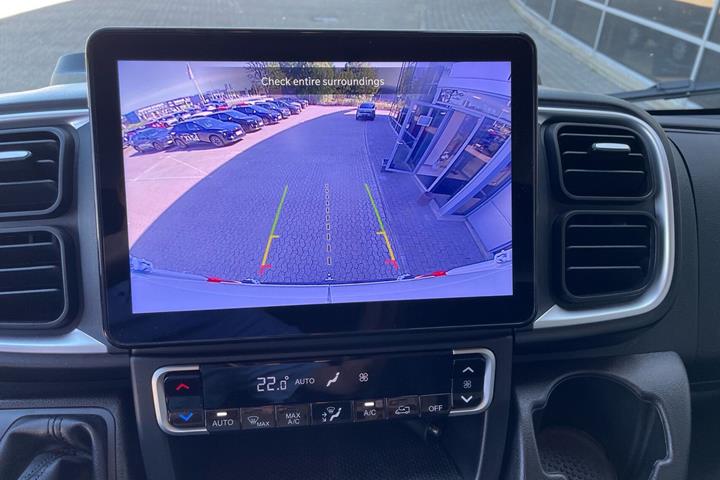 Hvid Toyota Proace Max fra 2024