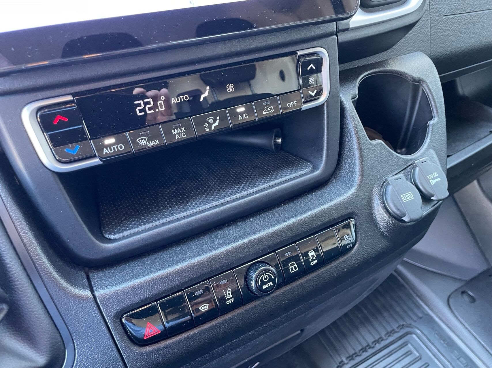 Hvid Toyota Proace Max fra 2024