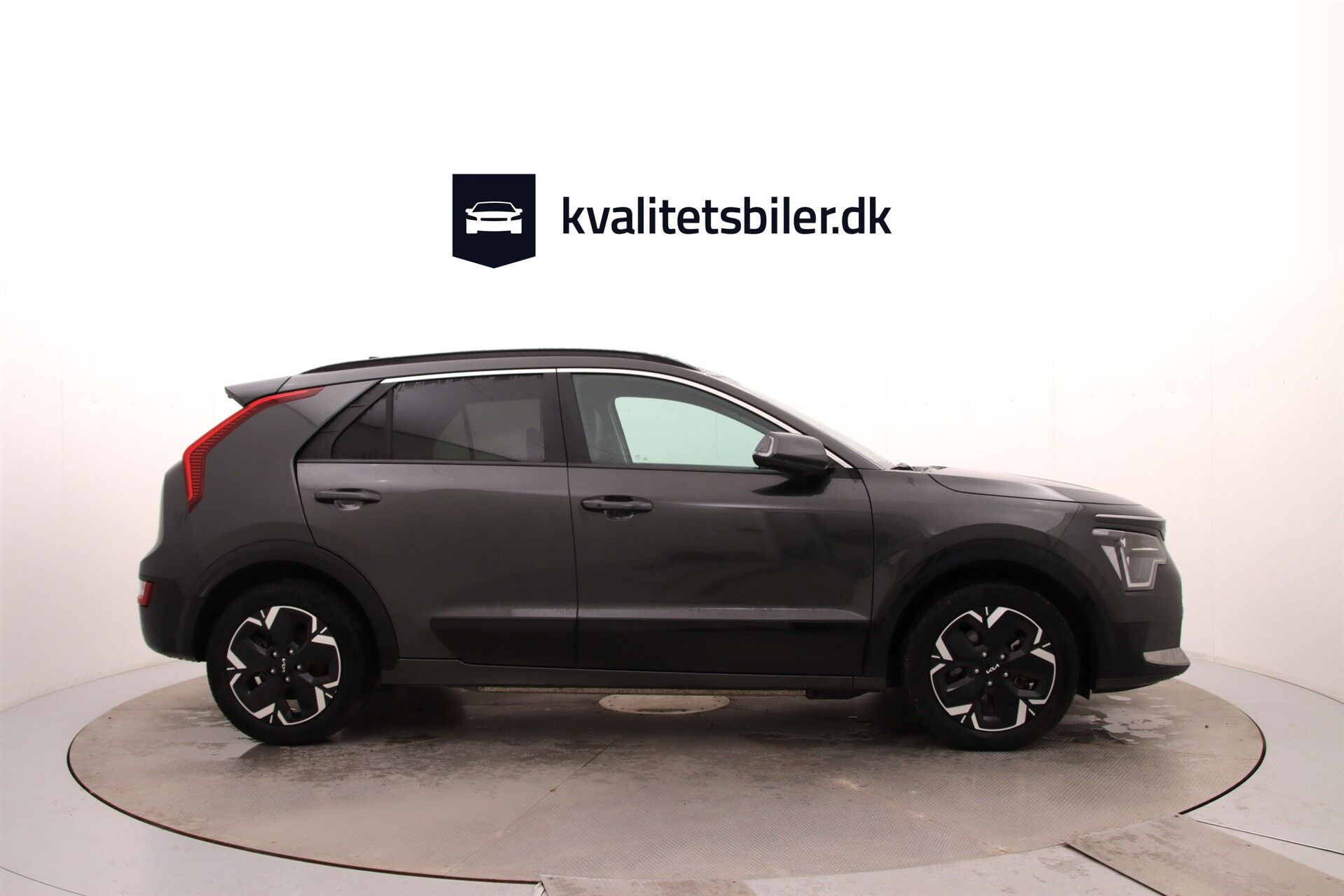 Grå Kia Niro EV fra 2024
