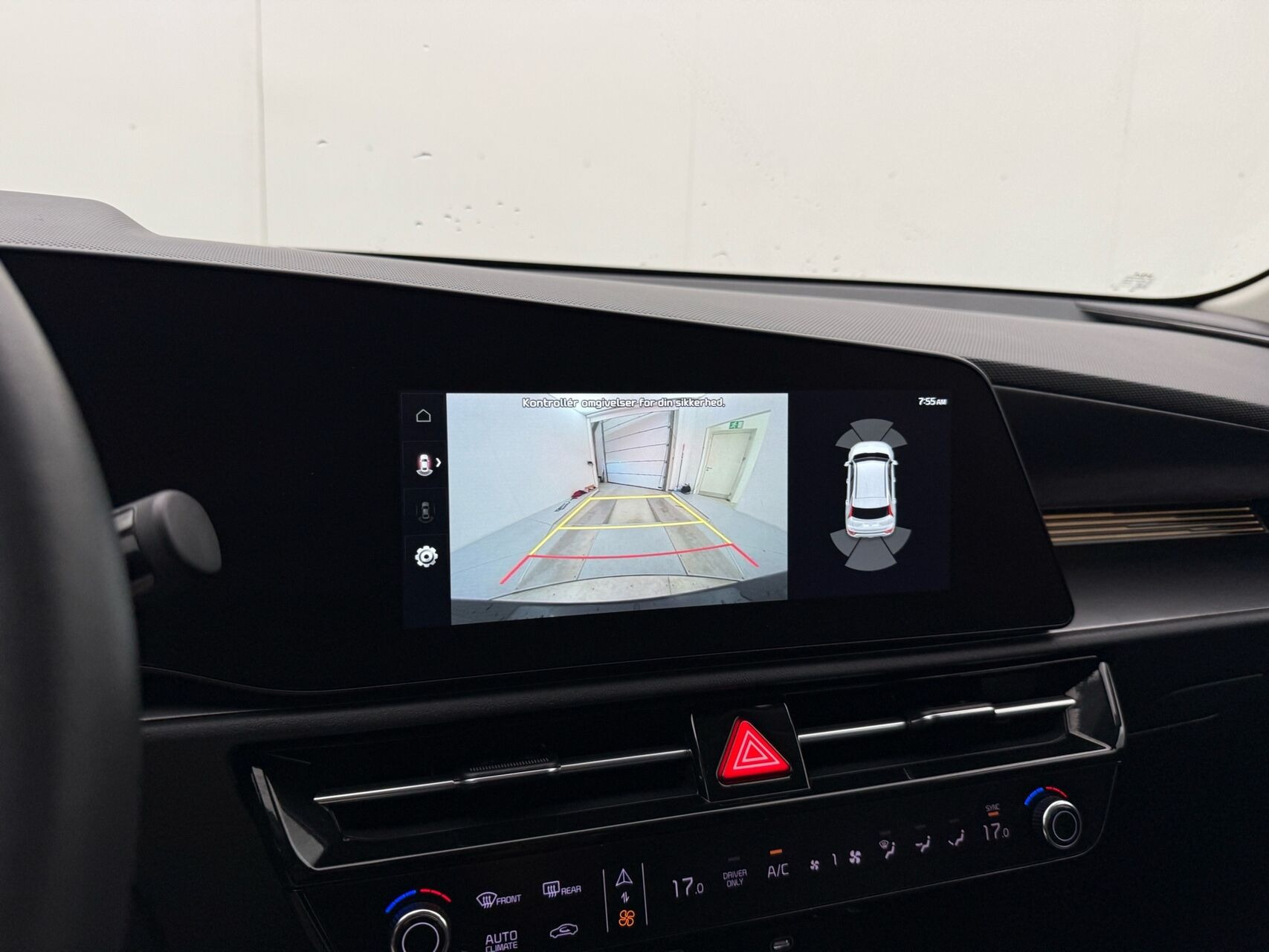Grå Kia Niro EV fra 2024