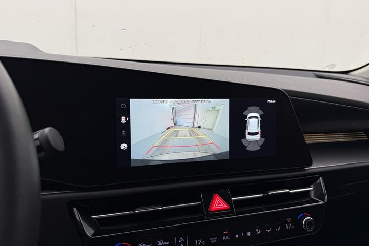 Grå Kia Niro EV fra 2024