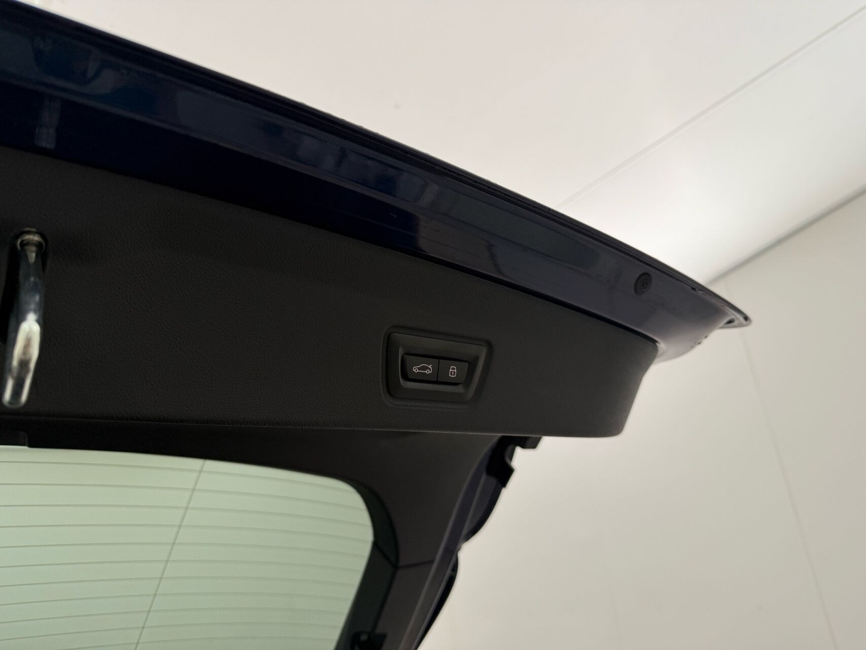 Blå BMW i4 fra 2023