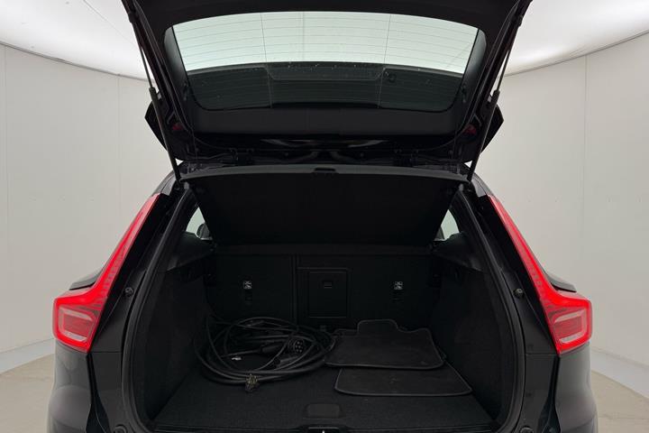 Sort Volvo XC40 fra 2022
