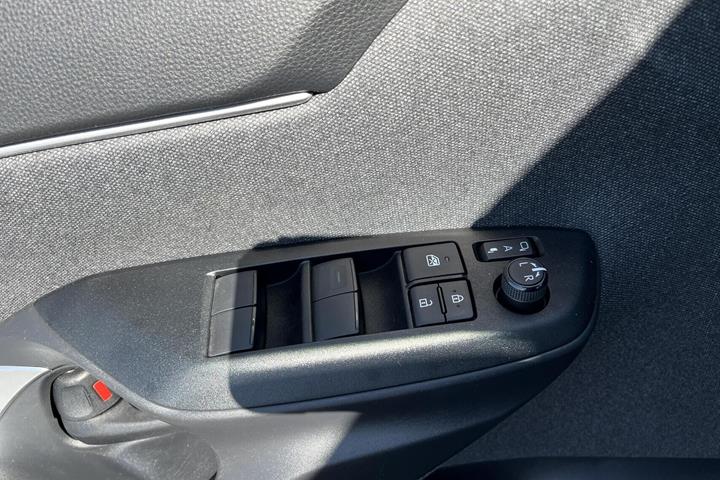 Blå Toyota Yaris Cross fra 2021