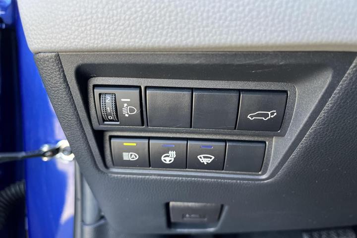 Blå Toyota Yaris Cross fra 2021