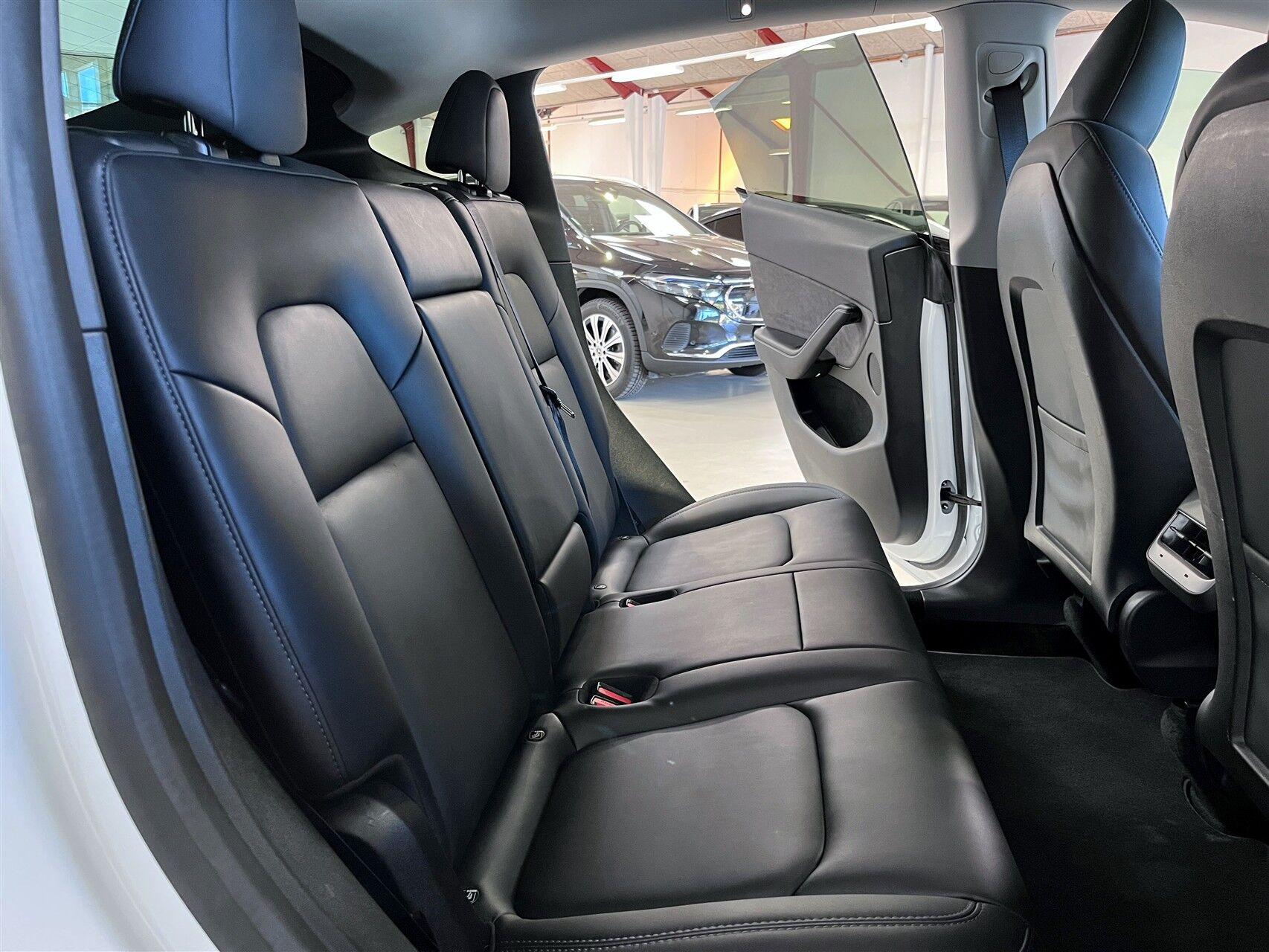 Tesla Model Y Standard Range RWD, 299ps, 2023