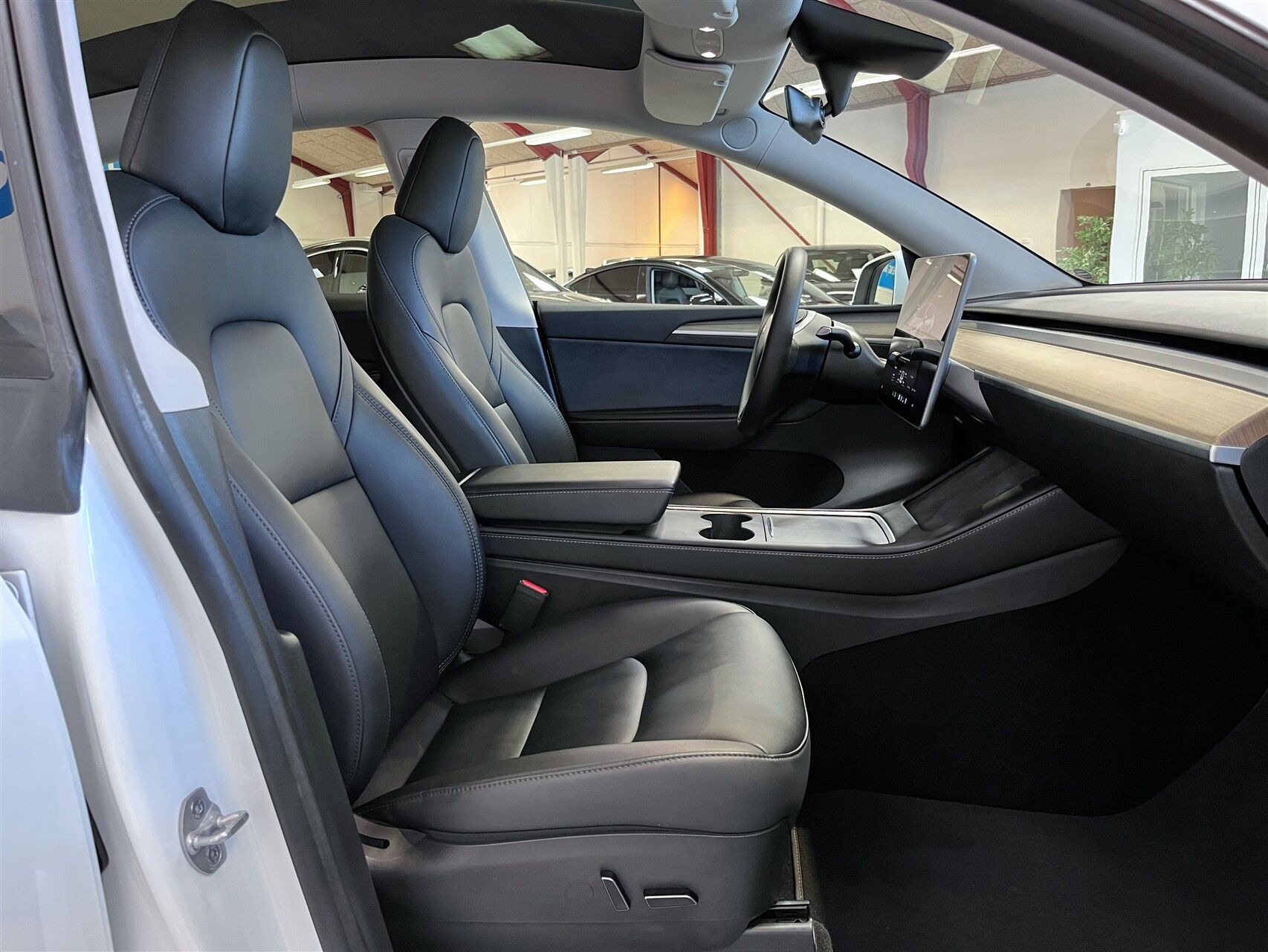 Tesla Model Y Standard Range RWD, 299ps, 2023