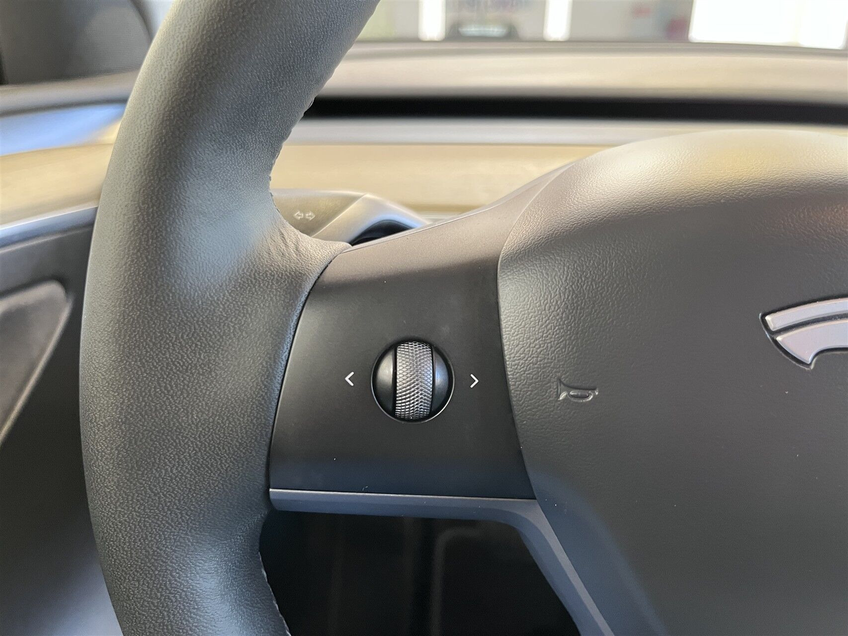 Tesla Model Y Standard Range RWD, 299ps, 2023