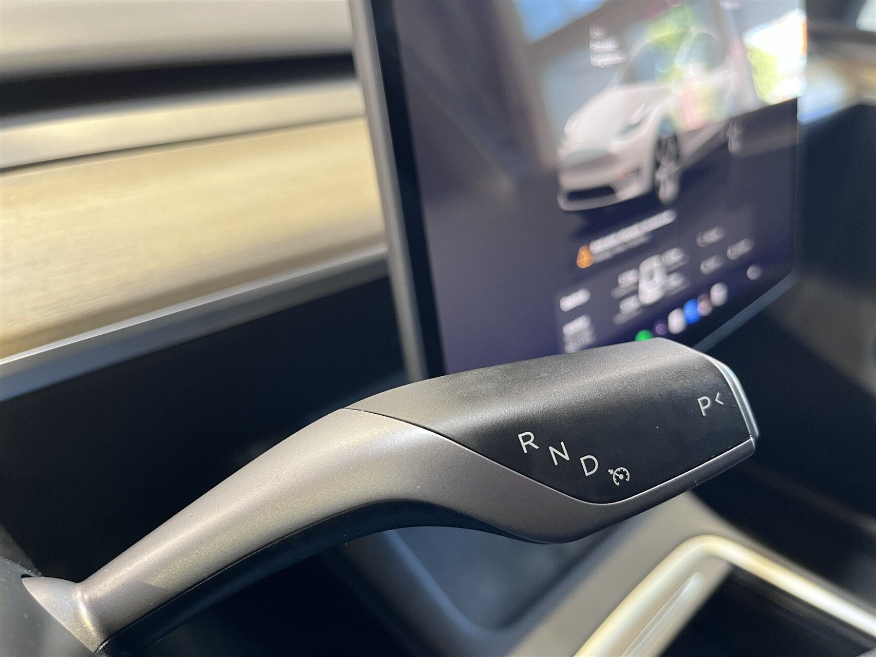 Tesla Model Y Standard Range RWD, 299ps, 2023