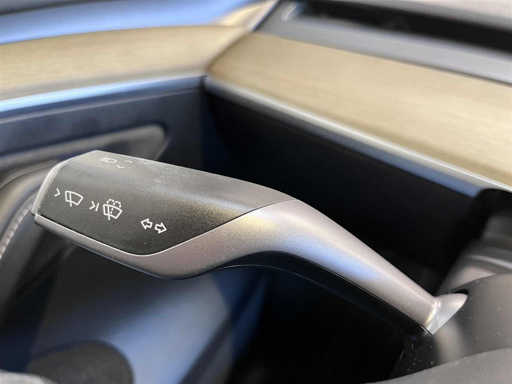 Tesla Model Y Standard Range RWD, 299ps, 2023