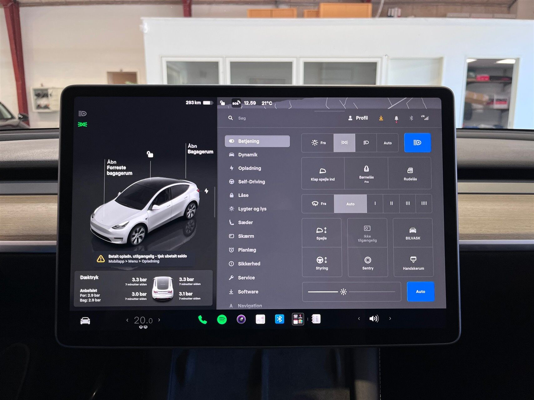 Tesla Model Y Standard Range RWD, 299ps, 2023