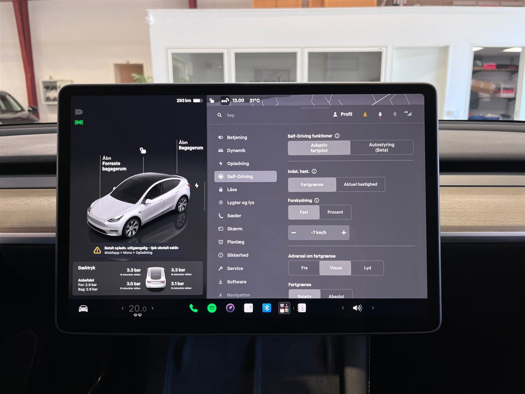 Tesla Model Y Standard Range RWD, 299ps, 2023
