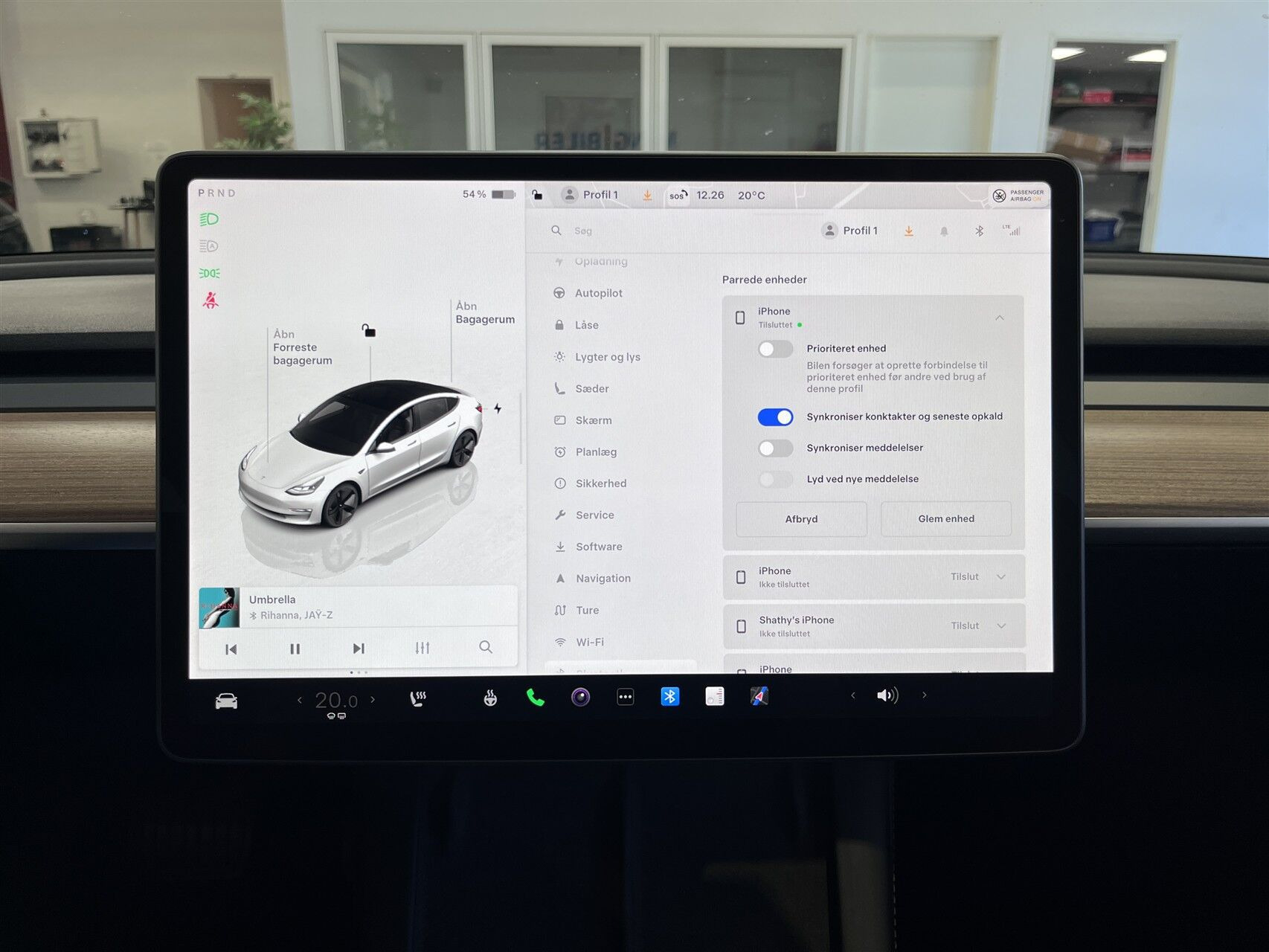 Hvid Tesla Model 3 fra 2023