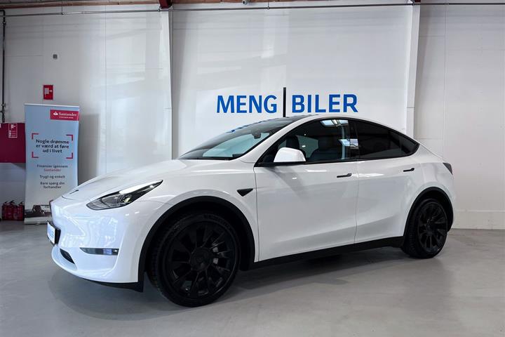 Hvid Tesla Model Y fra 2021