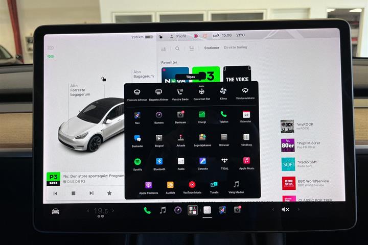 Hvid Tesla Model Y fra 2021