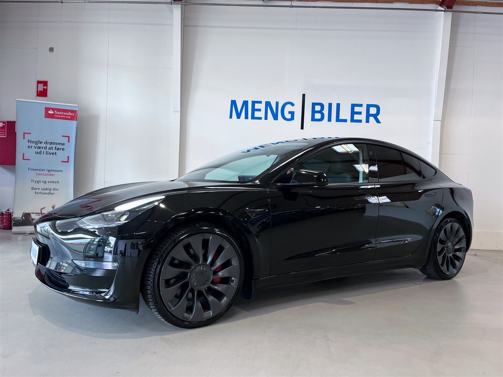 Sort Tesla Model 3 fra 2021
