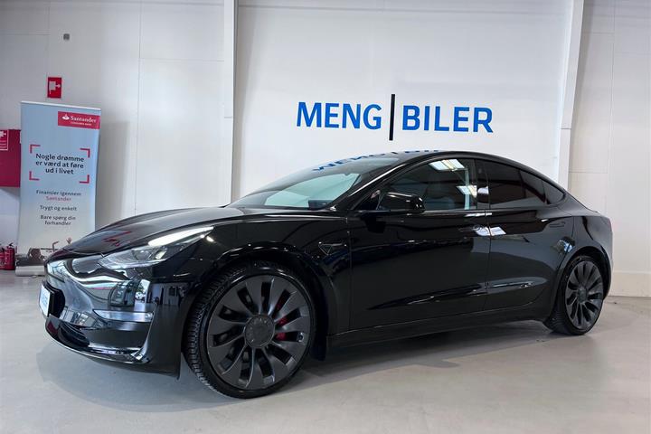 Sort Tesla Model 3 fra 2021