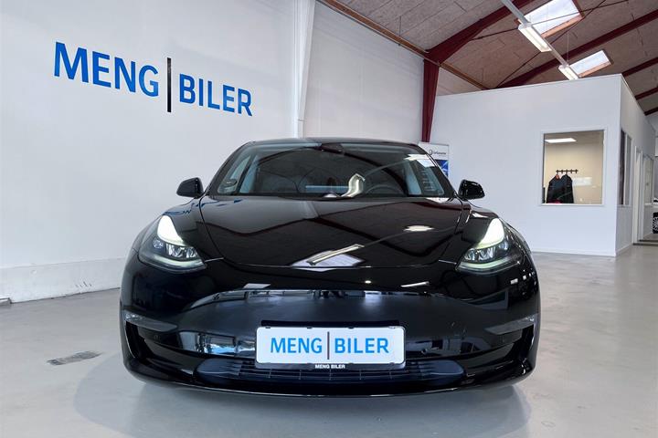 Sort Tesla Model 3 fra 2021