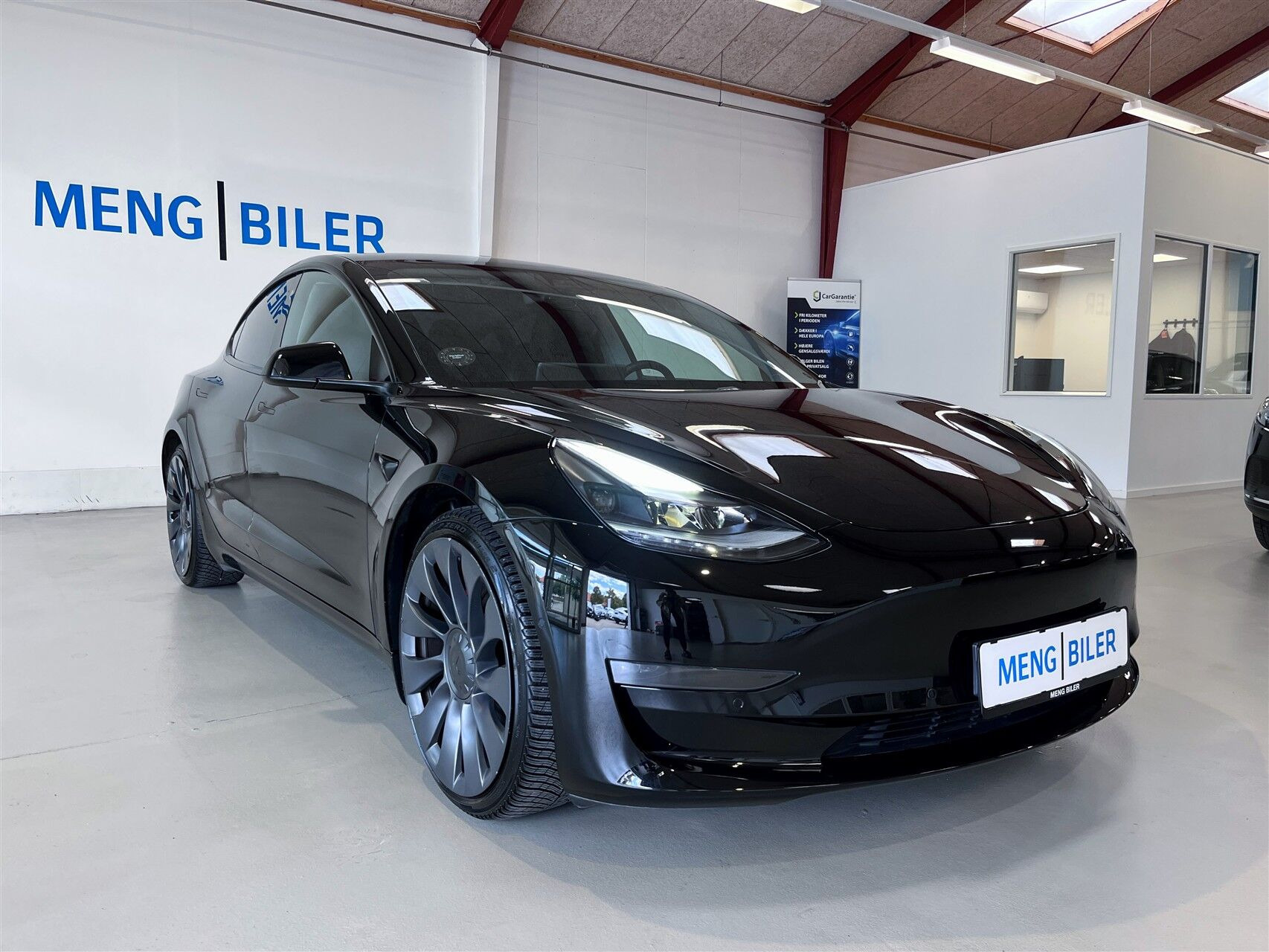Sort Tesla Model 3 fra 2021