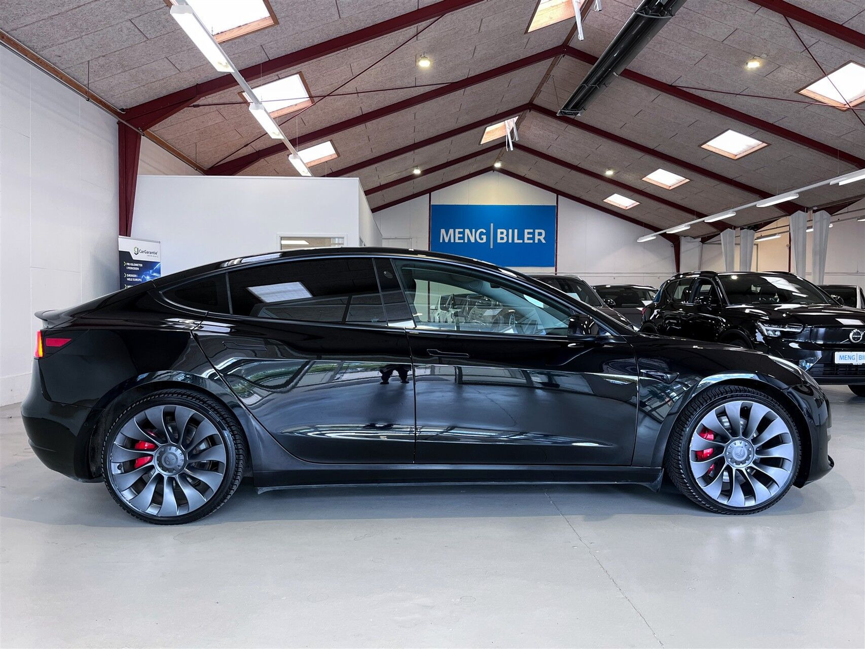 Sort Tesla Model 3 fra 2021