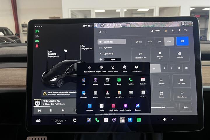 Sort Tesla Model 3 fra 2021