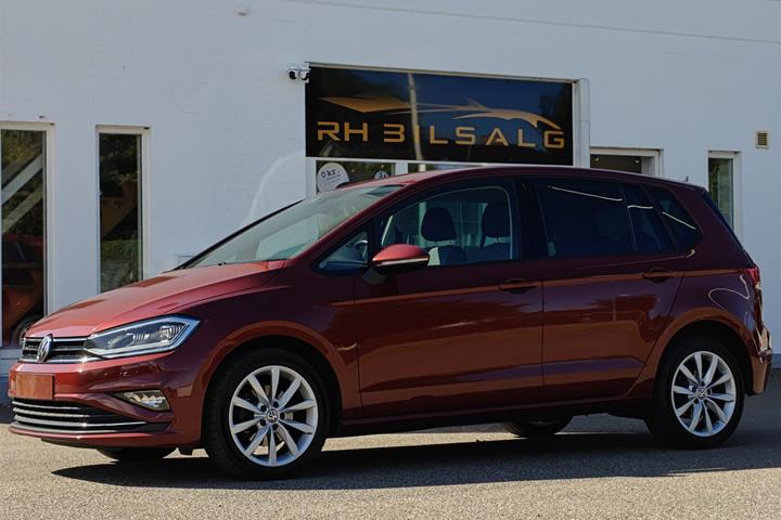 Rød VW Golf Sportsvan fra 2019