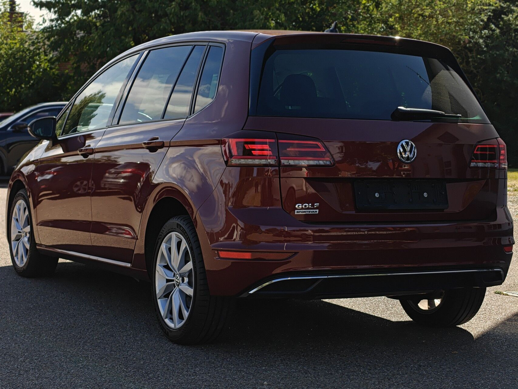 Rød VW Golf Sportsvan fra 2019