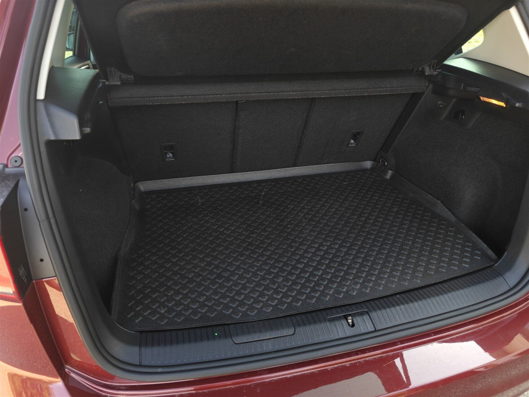 Rød VW Golf Sportsvan fra 2019