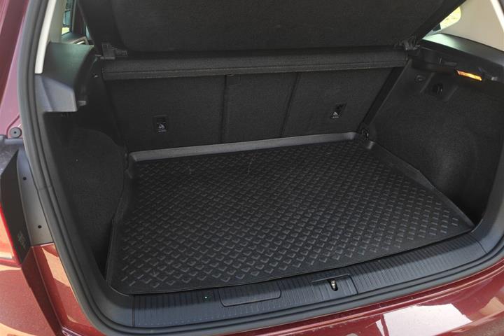 Rød VW Golf Sportsvan fra 2019