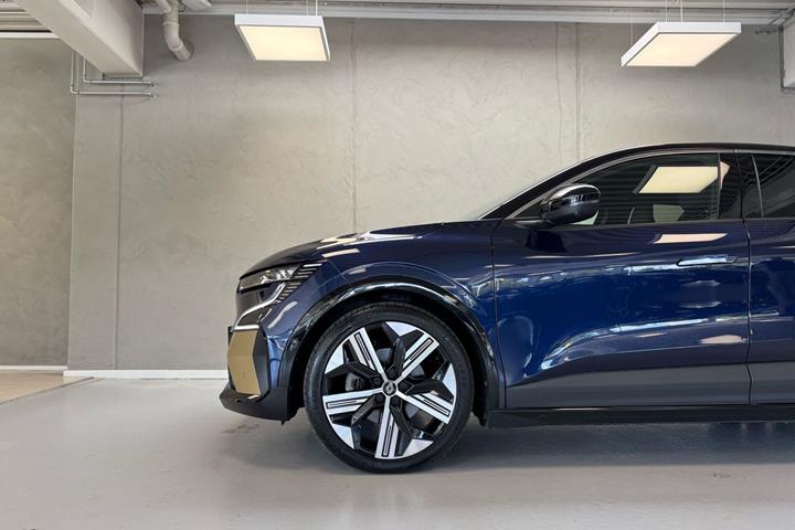 Blå Renault Mégane fra 2024