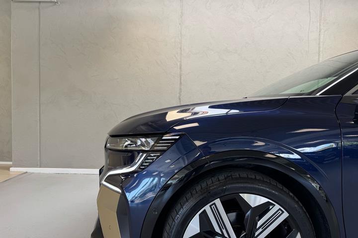 Blå Renault Mégane fra 2024