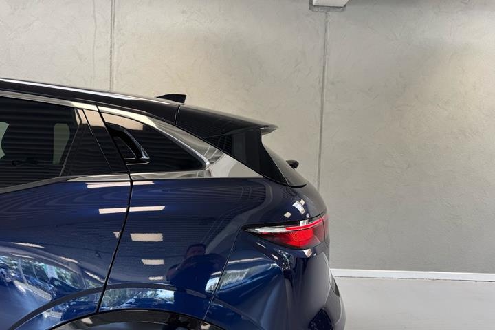 Blå Renault Mégane fra 2024