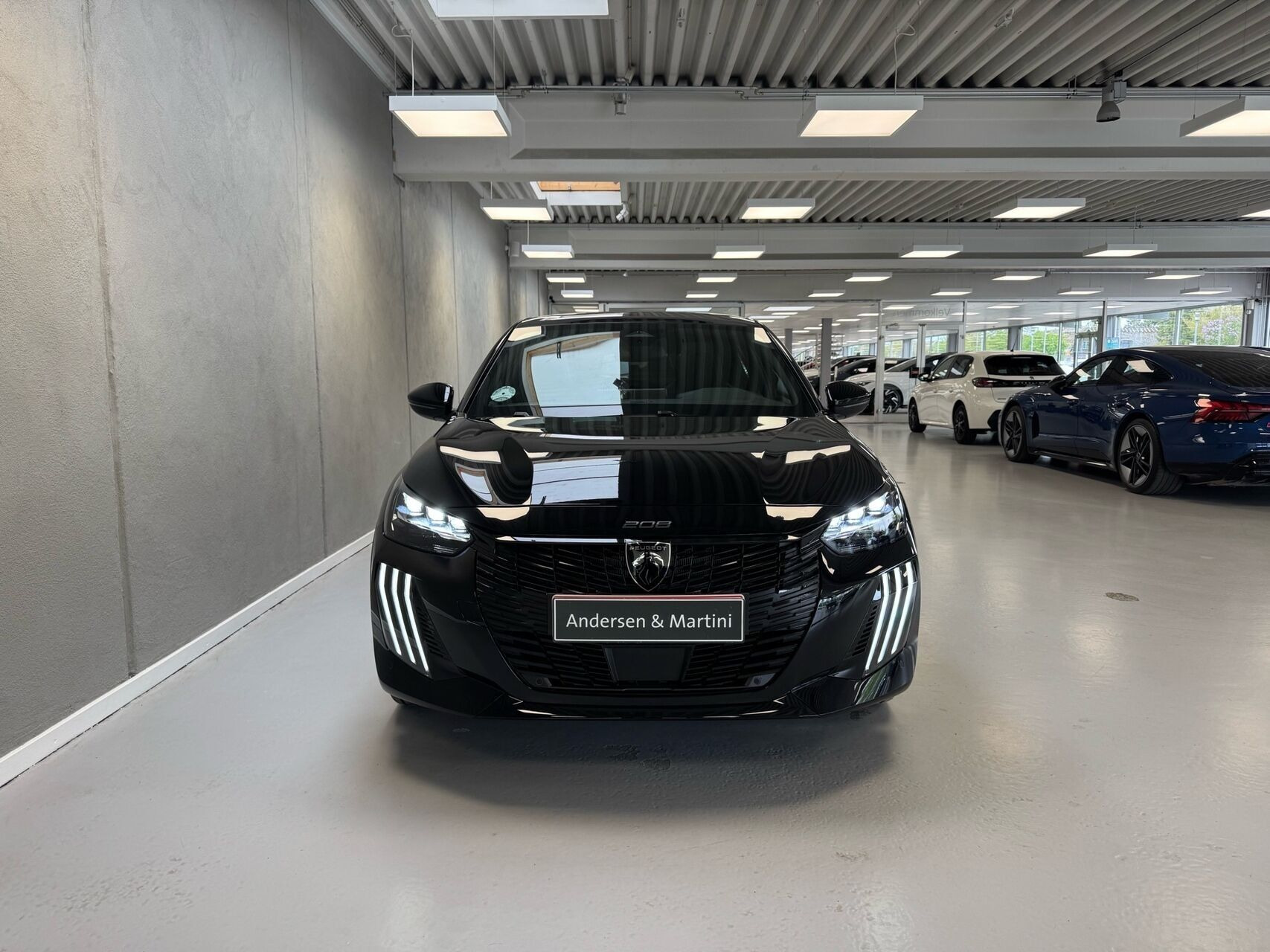 Sort Peugeot e-208 fra 2026