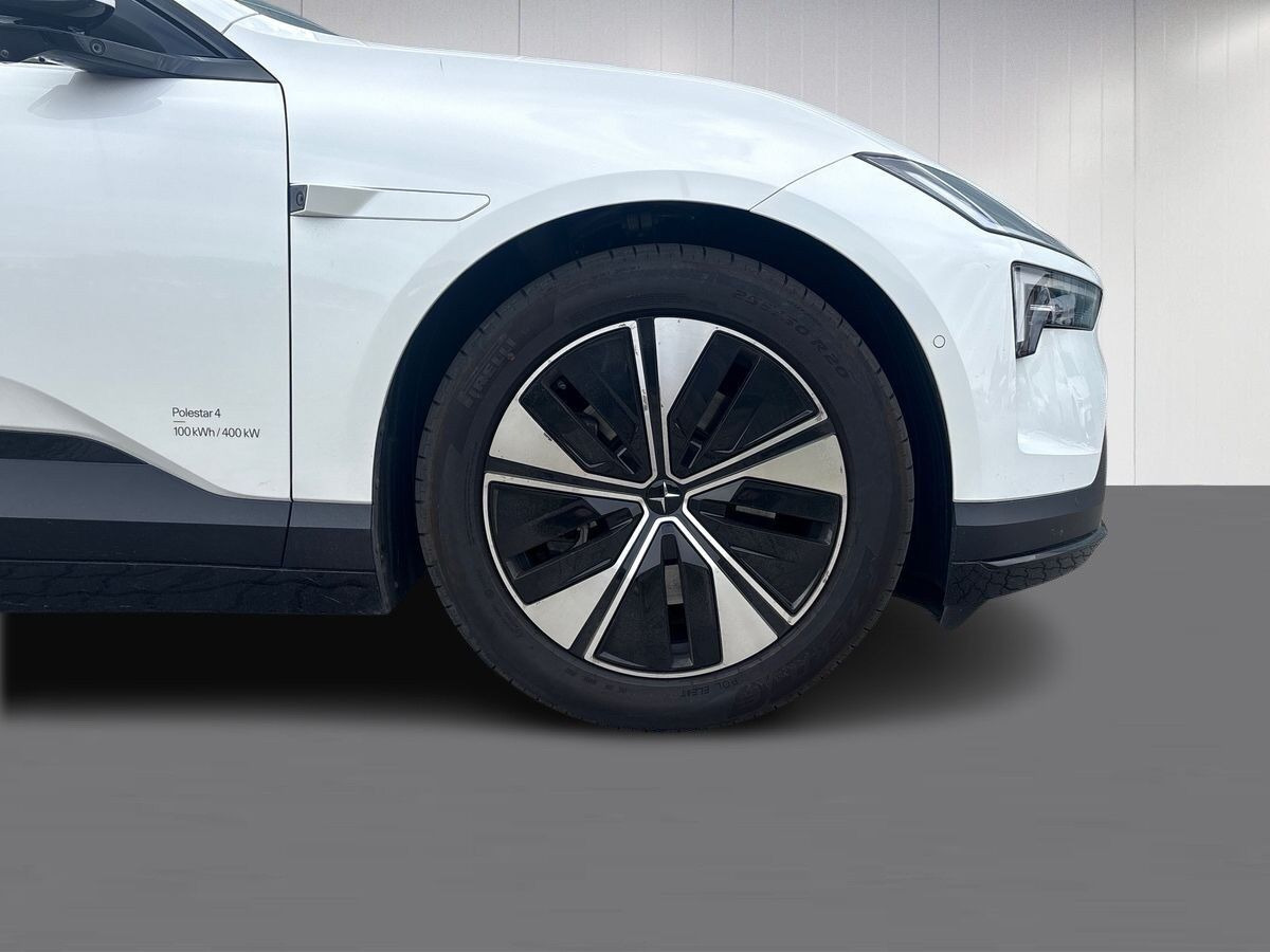 Hvid Polestar 4 fra 2026