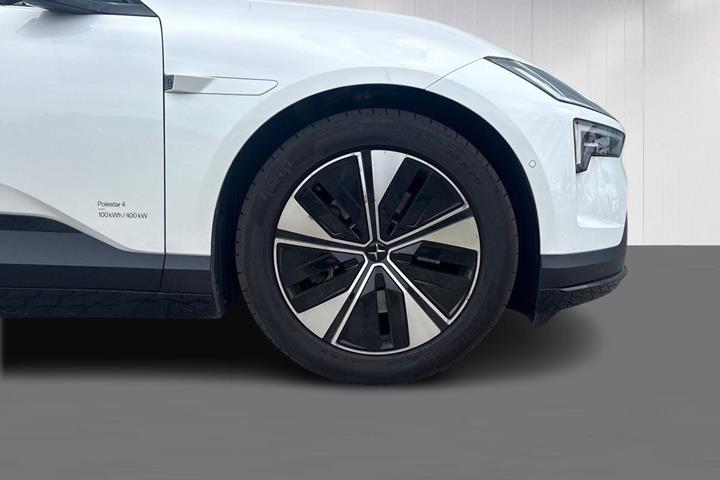 Hvid Polestar 4 fra 2026