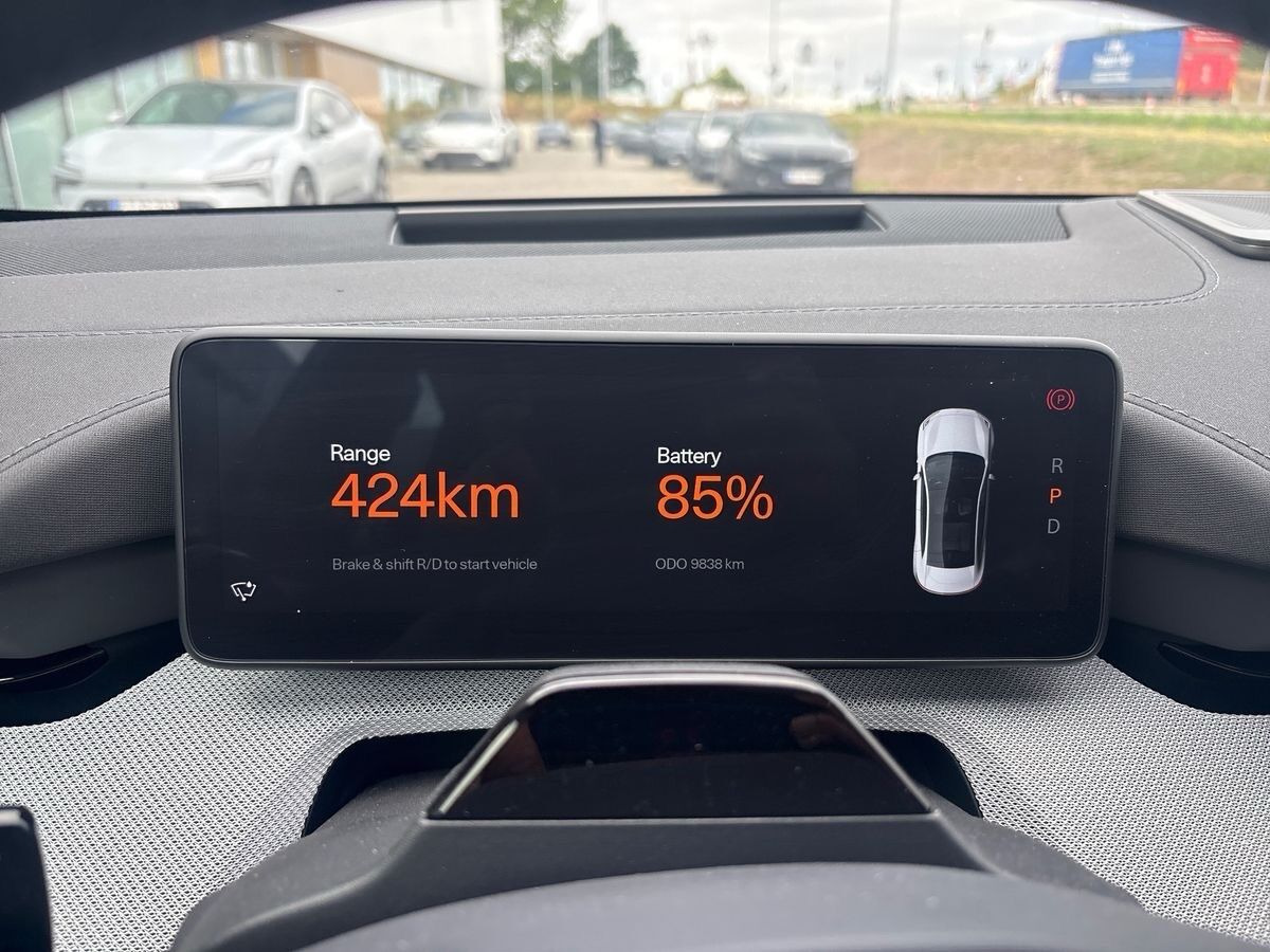 Hvid Polestar 4 fra 2026