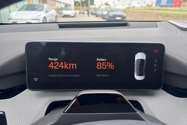 Hvid Polestar 4 fra 2026