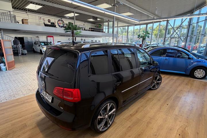 Sort VW Touran fra 2011