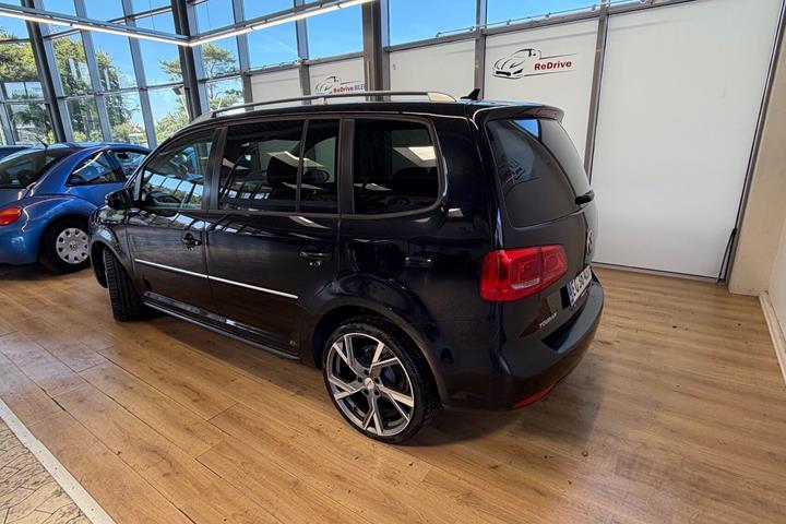 Sort VW Touran fra 2011