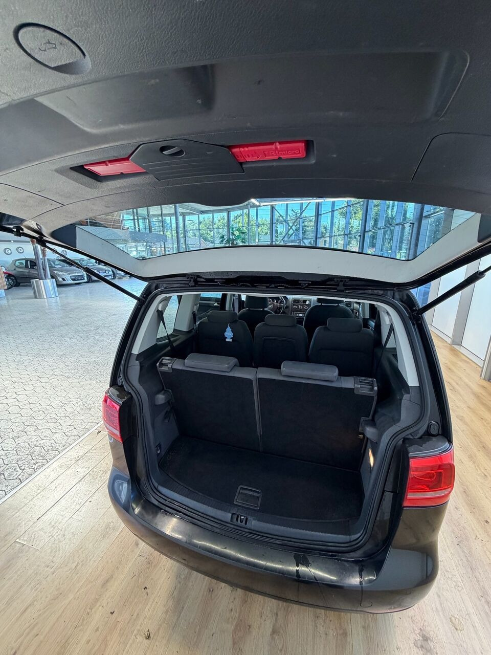 Sort VW Touran fra 2011