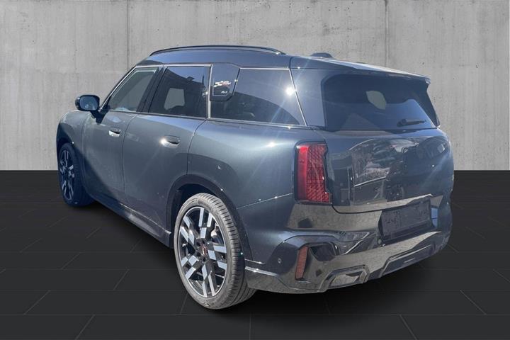 Grå Mini Countryman SE fra 2024