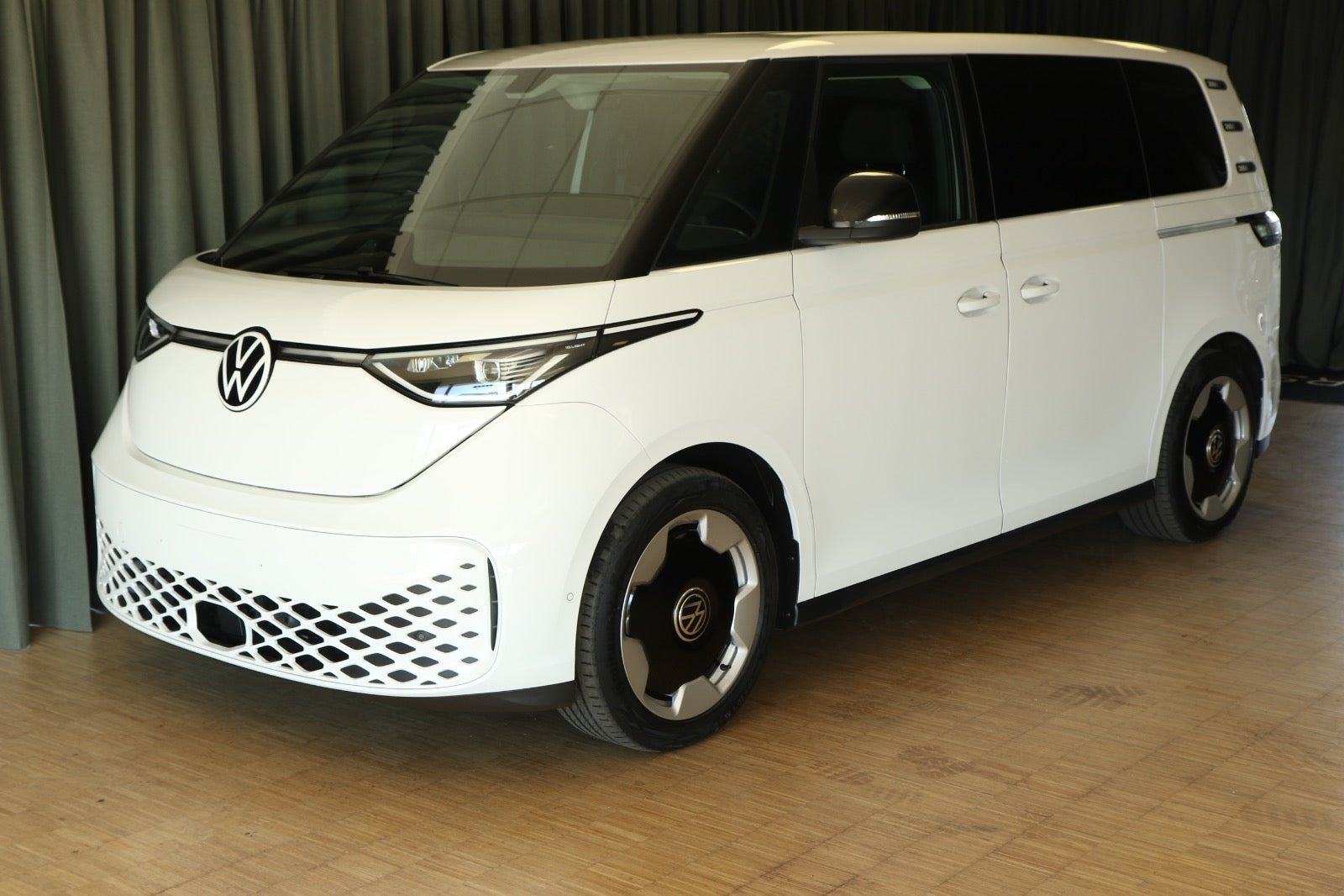 Grøn VW ID.Buzz fra 2023
