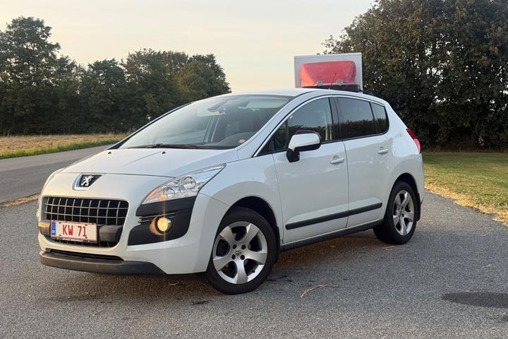 Hvid Peugeot 3008 fra 2011