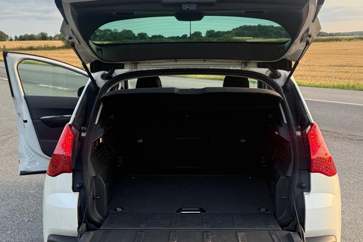 Hvid Peugeot 3008 fra 2011