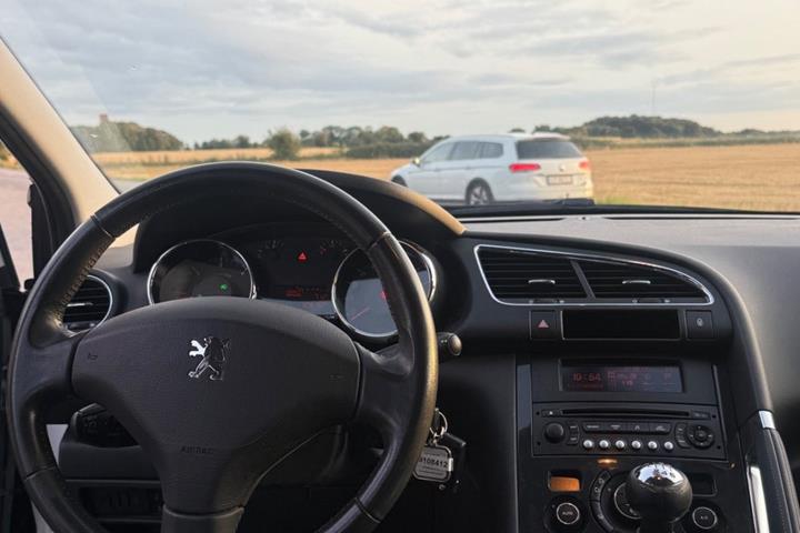 Hvid Peugeot 3008 fra 2011