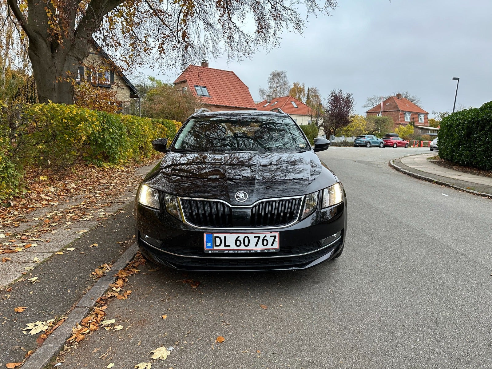 Sort Skoda Octavia fra 2019