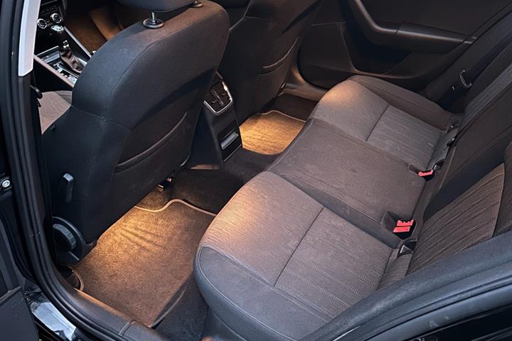 Sort Skoda Octavia fra 2019