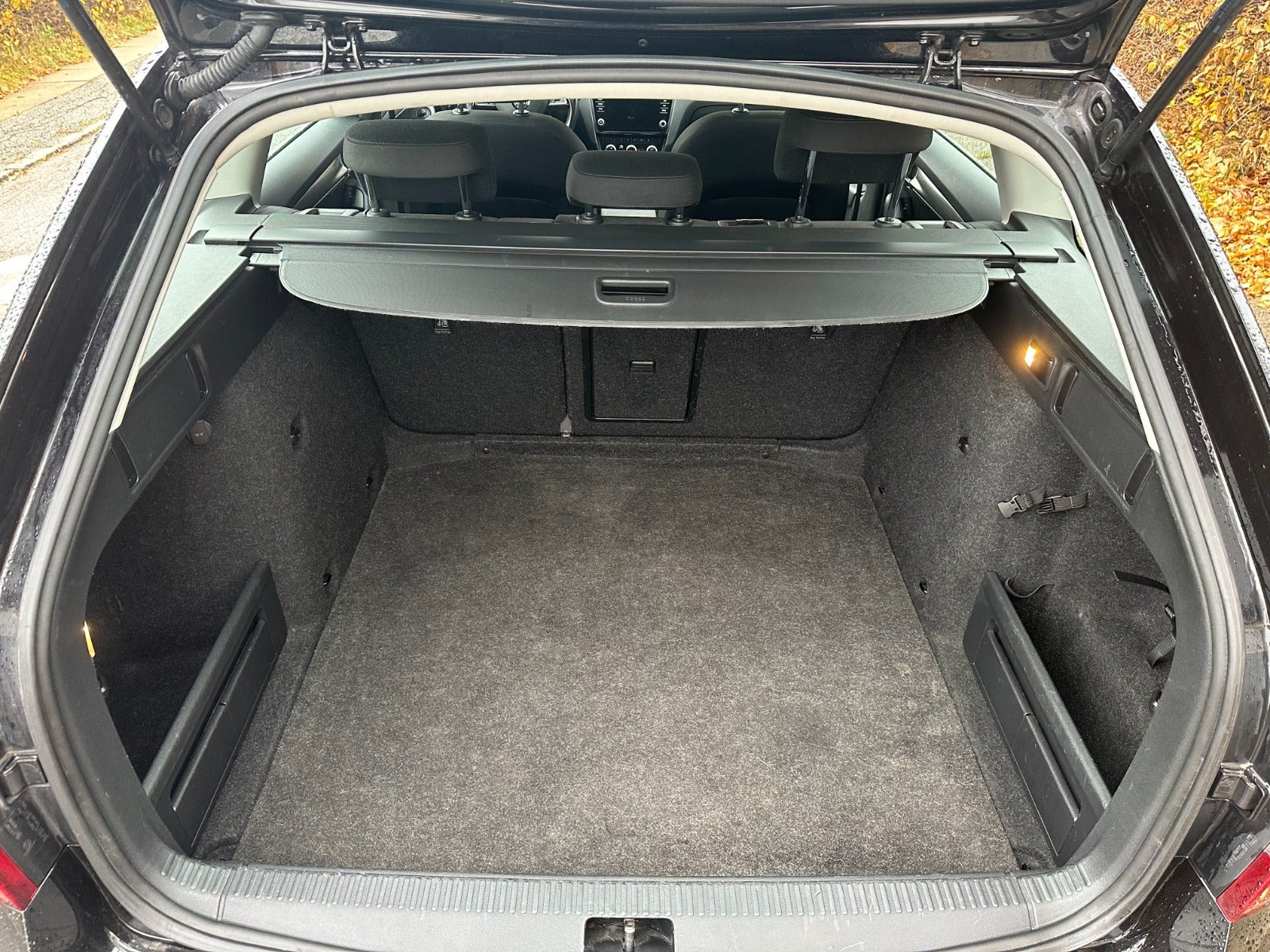 Sort Skoda Octavia fra 2019